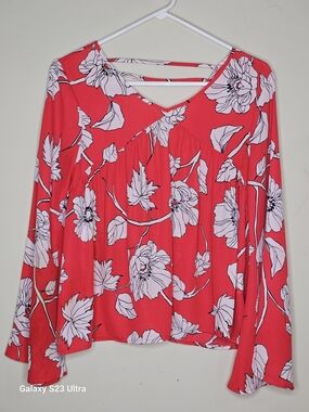 Copper Key Red Floral Long Sleeve V-Neck Top Small